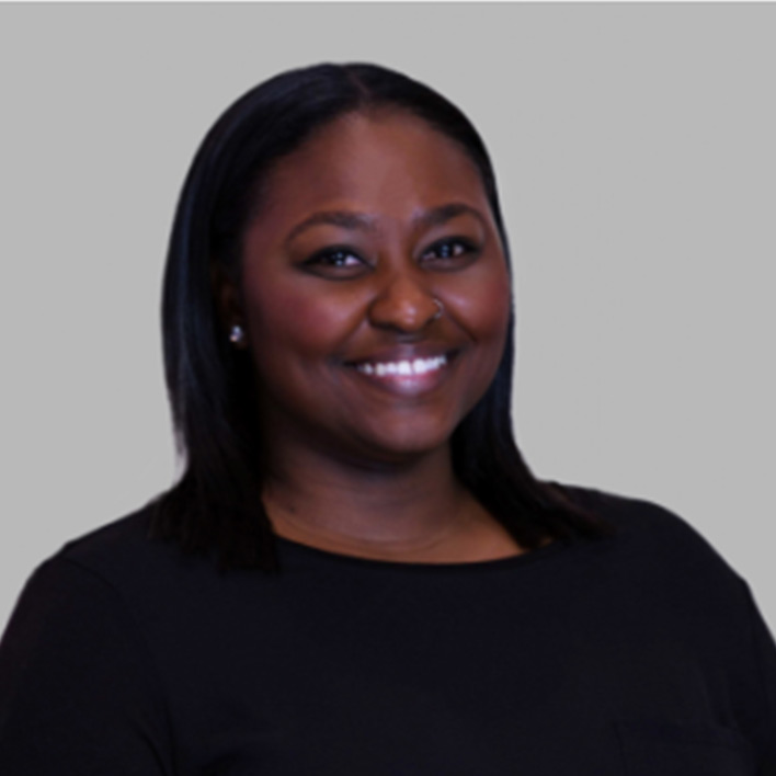 Laila Taylor, Customer Service, Contract Analyst